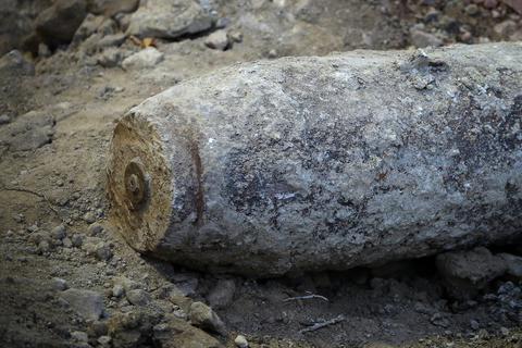 Bei Bauarbeiten auf dem Messegelände Frankfurt ist eine Bombe aus dem Zweiten Weltkrieg gefunden worden. Symbolbild: Fredrik von Erichsen/dpa