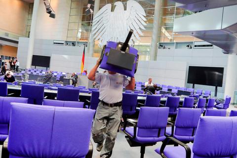 Wie viele Sitze wird der Bundestag künftig noch benötigen? Ein Vorstoß der Ampelregierung für eine Wahlrechtsreform ist auch unter Abgeordneten aus Vogelsberger Wahlkreisen umstritten. © Kay Nietfeld/dpa