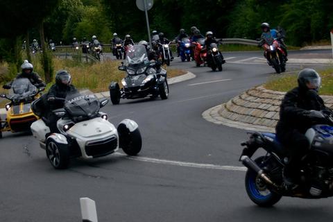 Frustrierte Motorradfahrer unterwegs nach Frankfurt. Foto: Krämer 