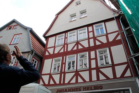 Wie die Sanierung eines Fachwerkhauses in der Innenstadt gelingen kann, zeigt Rudolf Knierim, der vier Jahre lang das Objekt in der Mainzer Gasse 18 von Grund auf erneuerte. 