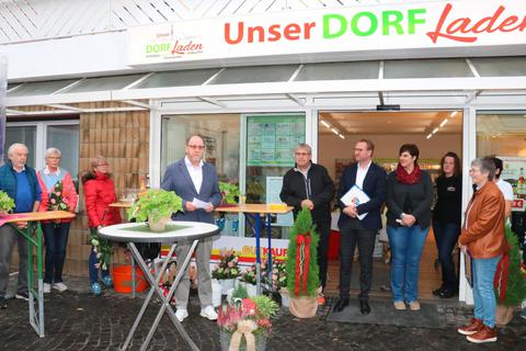 Am 1. November war der Dorfladen mit großen Bahnhof und großen Hoffnungen in Crainfeld eröffnet worden. Die Erwartungen wurden bisher übertroffen. © Eigner