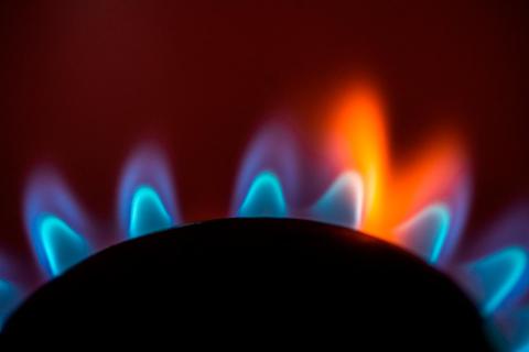 Die Rhön Energie Fulda reagiert auf gestiegene Beschaffungskosten und erhöht den Gaspreis. © Frank Rumpenhorst/dpa