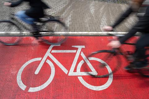 Kreis und ADFC bieten Radfahrern derzeit die Möglichkeit, auf ihre Probleme im Kreis aufmerksam zu machen. Symbolfoto: Friso Gentsch/dpa
