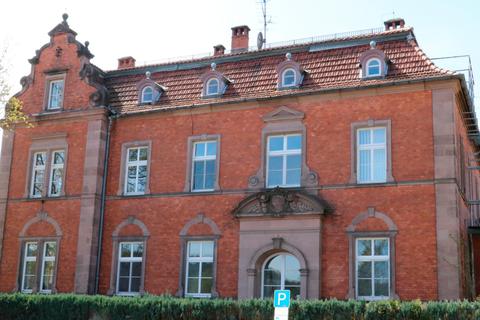 Das frühere Amtsgerichtsgebäude in Schlitz in der Bahnhofstraße. Hier wirkte Karl Sack bis 1930 als Richter. Foto: Eigner 