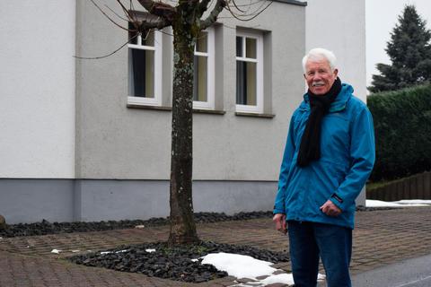 Helmut Riedl hört nach 17 Jahren als Ortsvorsteher seines Heimatdorfes Rudingshain auf.    Foto: Weil 