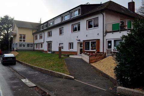 Das Alten- und Pflegeheim Haus Martin in Wingershausen steht wegen eines Corona-Ausbruchs unter Quarantäne.  Foto: Weil  