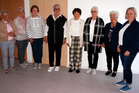 Diese Vereinsmitglieder wurden von den Vorsitzenden Brigitte Dörr (2. von links) und Ursula Kraft (4. von links) geehrt.  Foto: Gohlke 