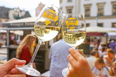 Alkoholfreie Varianten erfreuen sich immer größerer Beliebtheit. Auch auf der diesjährigen Rheingauer Weinwoche werden verschiedene Weine ohne Alkohol ausgeschenkt.        Foto: René Vigneron