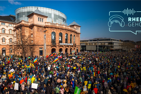 Zur Friedensdemo in Mainz versammelten sich Anfang März knapp 2000 Menschen, um gegen des Krieg in der Ukraine zu demonstrieren.  Foto: Lukas Görlach