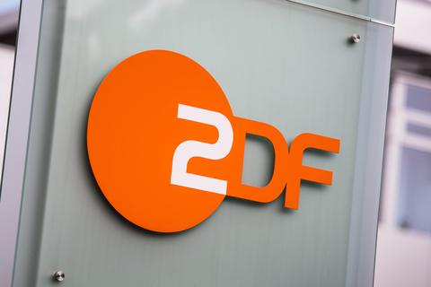 Das ZDF geriet die vergangenen Tage wegen dem geplanten Dreh einer nachgestellten Querdenker-Szene unter Beschuss. Foto: Andreas Arnold/dpa