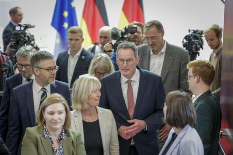 Der neue rheinland-pfälzische Innenminister Michael Ebling (Mitte) weckt hohe Erwartungen. Foto: Sascha Kopp