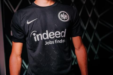 Das ist das neue Champions-League-Trikot der Frankfurter Eintracht. Foto: Eintracht Frankfurt