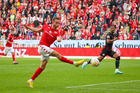 Vier Spiele, vier Tore: 05-Stürmer Marcus Ingvartsen (links) ist in Top-Form.