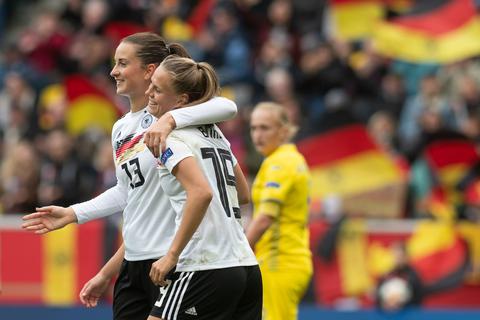 Der Frauen-Fußball in Deutschland boomt. Doch was kommt an der Basis an?