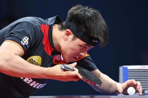 Der deutsche Tischtennis-Nationalspieler Qiu Dang Qiu in Aktion. © Liu Xu/Xinhua/dpa