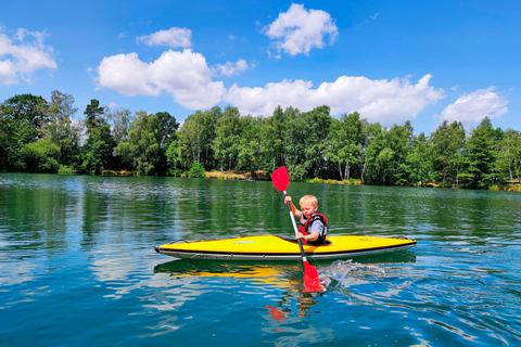 Fantastische Bedingungen für Neueinsteiger im Kanusport bieten sich auf dem Neuenhainer See. Der ASC veranstaltet jährlich ein Camping-Kanu-Wochenende für seine Mitglieder. Graupner